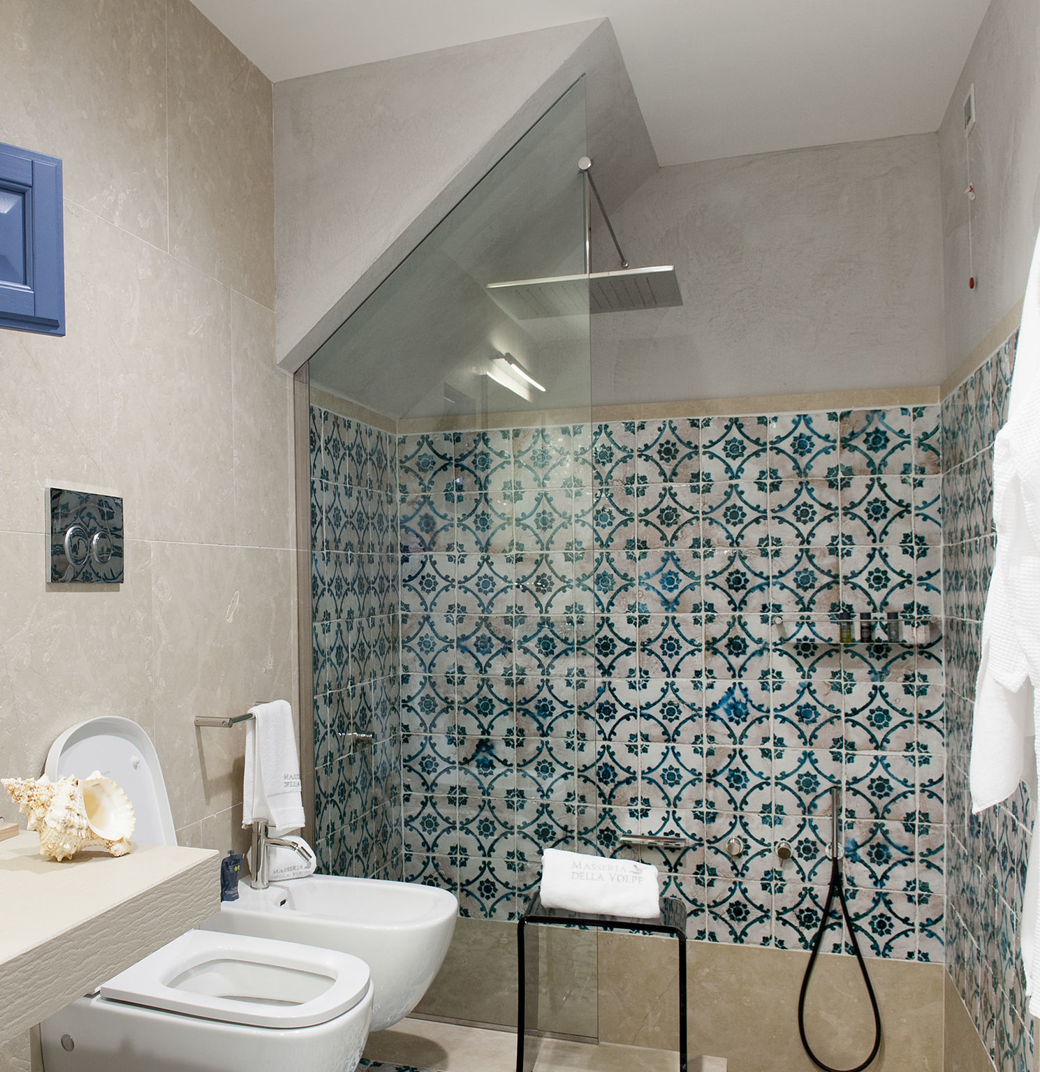 asciugamani bagno maiolica