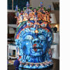 Picture of Queen with real crown